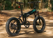 Fiido M1 Pro Fat Tire elektrische fiets op het zand in het bos