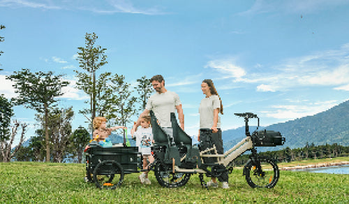 Fiido T3 Max longtail elektrische cargofiets met gezinsopstelling voor passagiers en achterste cargotrailer buiten