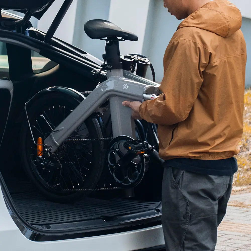 Lichtgewicht Elektrische Scooter Voor Woon-Werkverkeer In De Stad Vouw En Ga Voo Lichtgewicht Elektrische Scooter Voor Woon-Werkverkeer In De Stad Vouw En Ga Voo